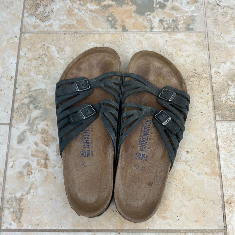 Birkenstock Women’s Granada Oiled Leather Soft Footbed Regular Width oiled gray